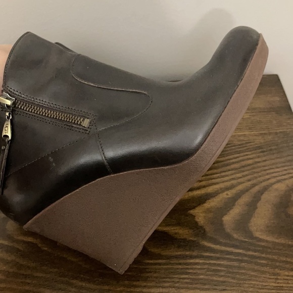 UGG Brown Lodge Meredith Shearling Lined Wedge Ankle Boots Size 10 - Picture 9 of 11